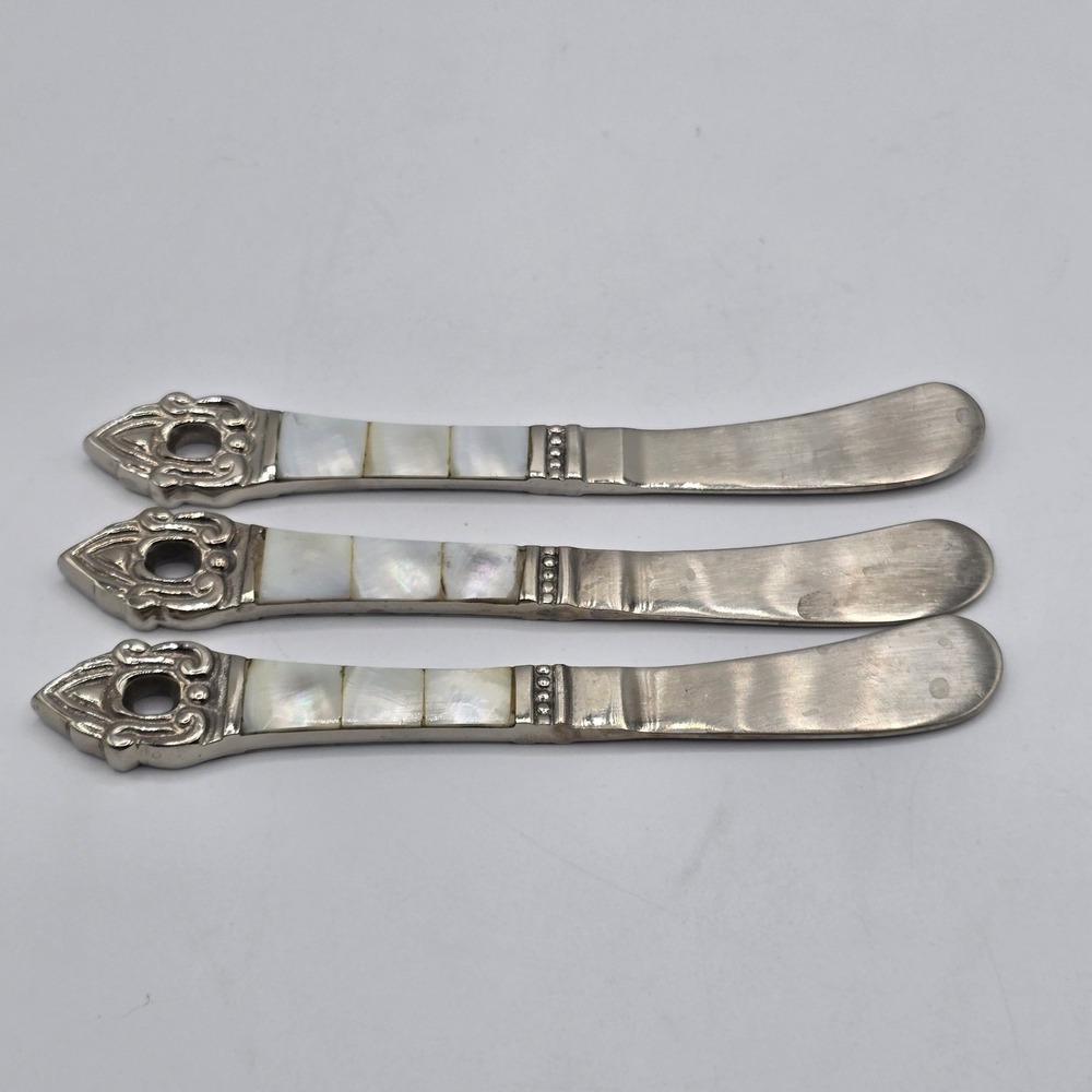 Bombay Baroque Pate Appetizer Set 3 Knives Mother of Pearl Shell Habdles